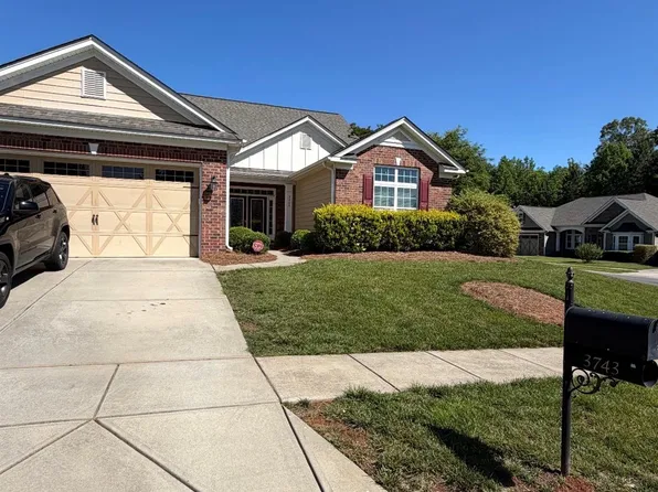3743 Salvistrin St, Charlotte, NC 28214