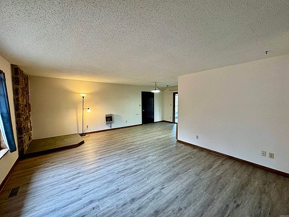 4th image of 602 Bo Peep Ave