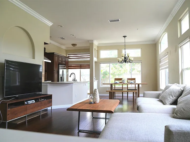 16939 Robins Nest Way — Photo 5