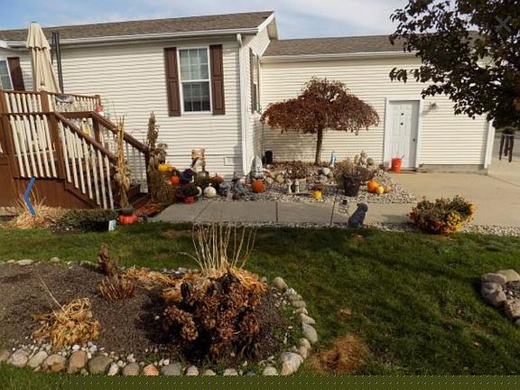 3rd image of 24738 Manchester Dr