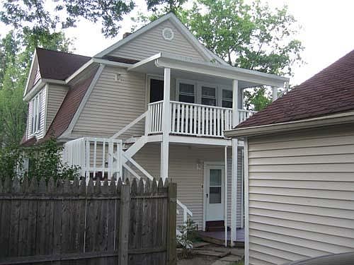 2nd image of 1216 E Kalamazoo St