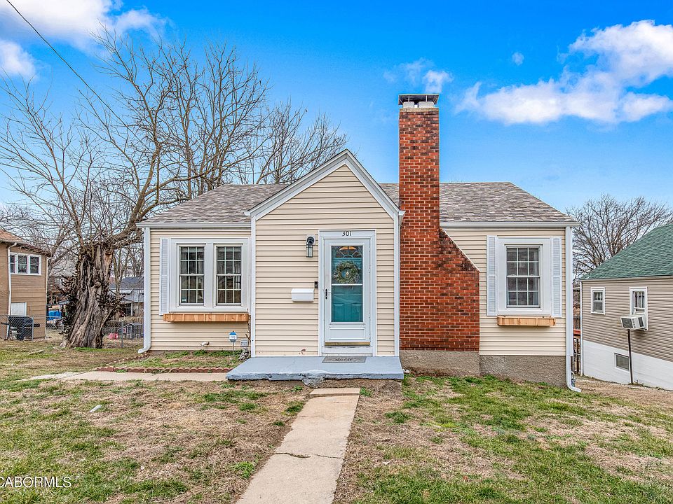 1st image of 301 Argonne St