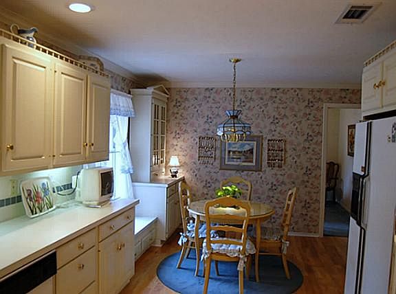 4th image of 3414 Chaparral Dr