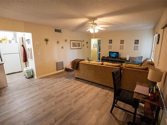2nd image of 532 Shady Pine Way APT D2