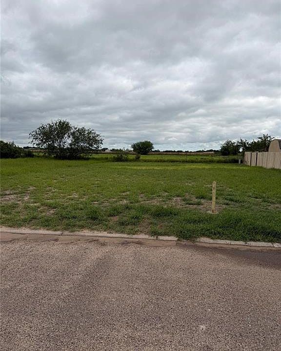 2nd image of 1907 Diamond Head Ave