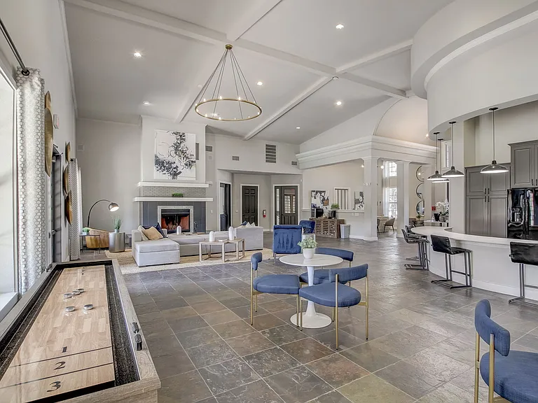 Oasis at Plum Creek Apartments — Photo 18