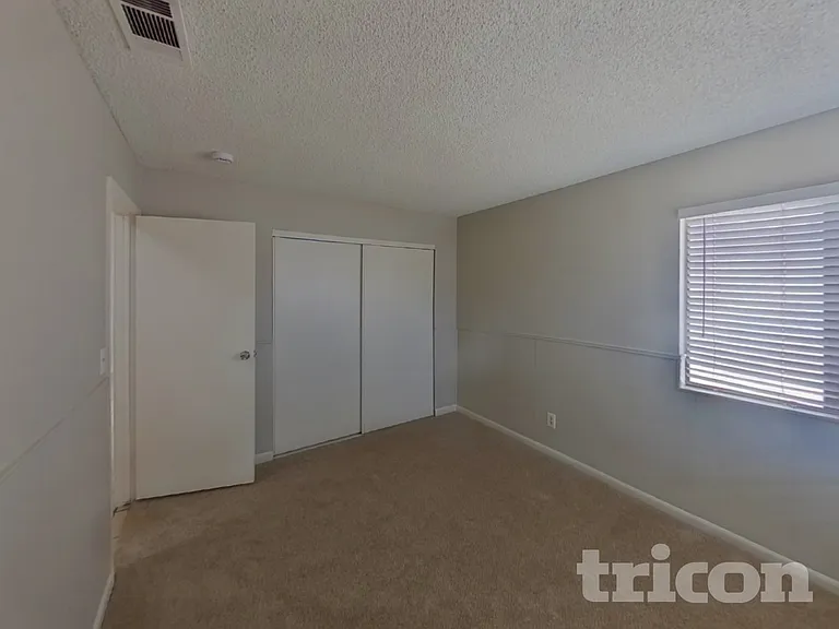 5429 Requa Ave — Photo 11