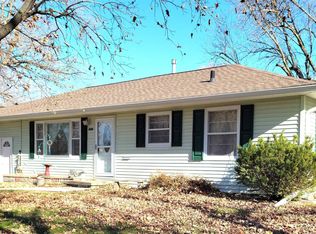 225 Zelmar Dr, Waterloo, IA 50701