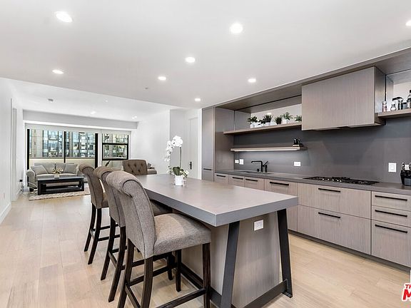 5th image of 10777 Wilshire Blvd #603