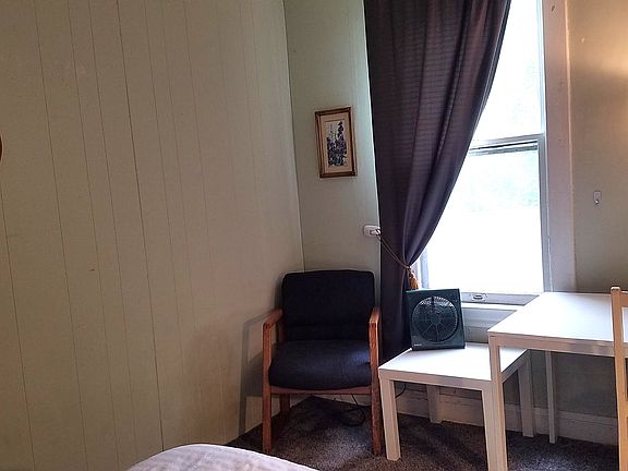 2nd image of 833 E River Pkwy #2