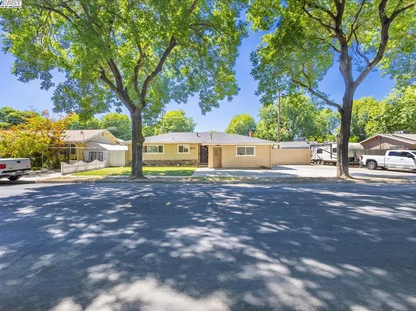 1824 Mount Vernon Dr, Modesto, CA 95350