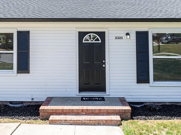 2nd image of 2325 Curtis St