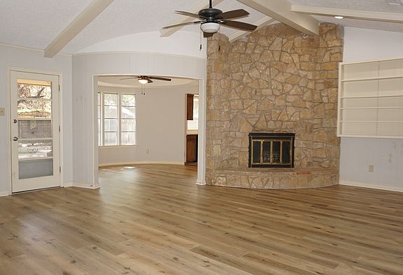 3rd image of 2909 Kircaldy Ct