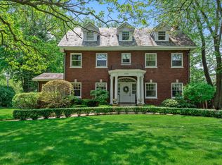 1015 Chestnut Ave, Wilmette, IL 60091