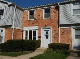 1056 Ashton Ct, Streamwood, IL 60107