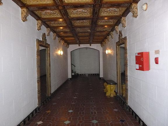 2nd image of 880 25th Ave