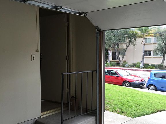 attached single car garage w laundry hook ups