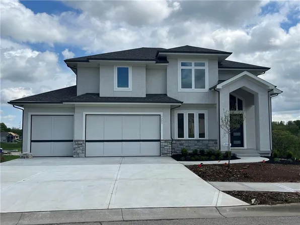 7205 Gillette St, Shawnee, KS 66216