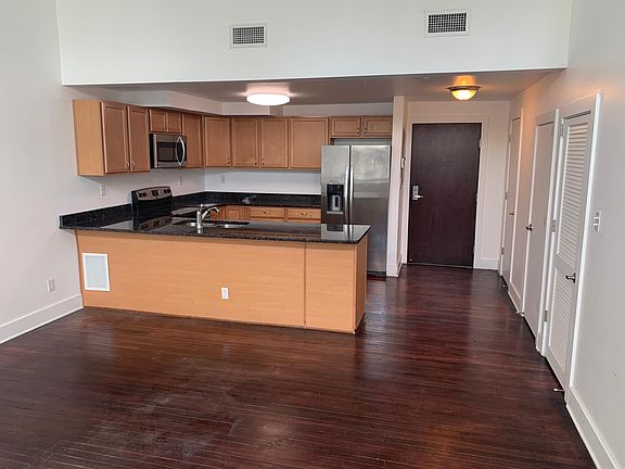 3rd image of 609 E Kirby St #207