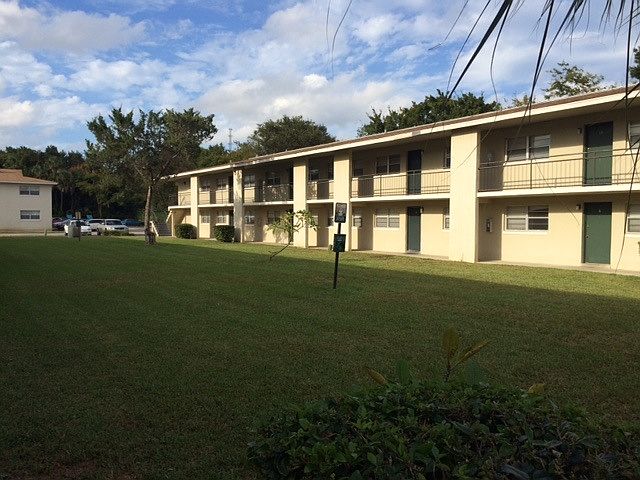 2nd image of 472 Brentwood Dr APT 06
