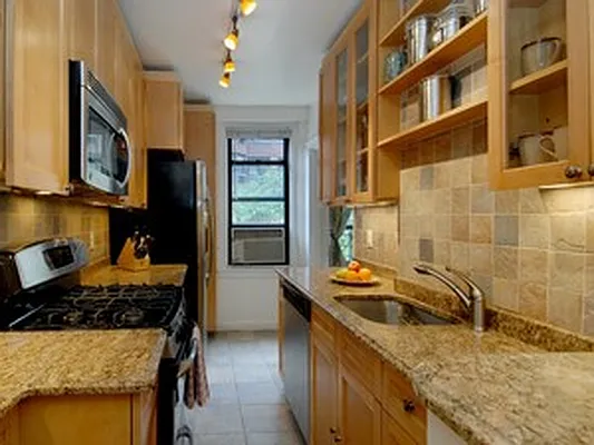 Sold by Corcoran | media 14