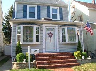 24823 88th Dr, Bellerose, NY 11426