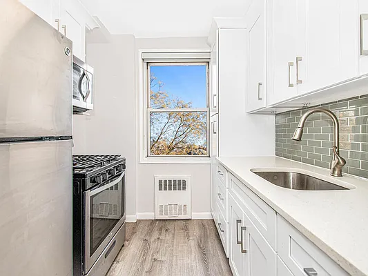 Sold by Re/Max In The City | media 6