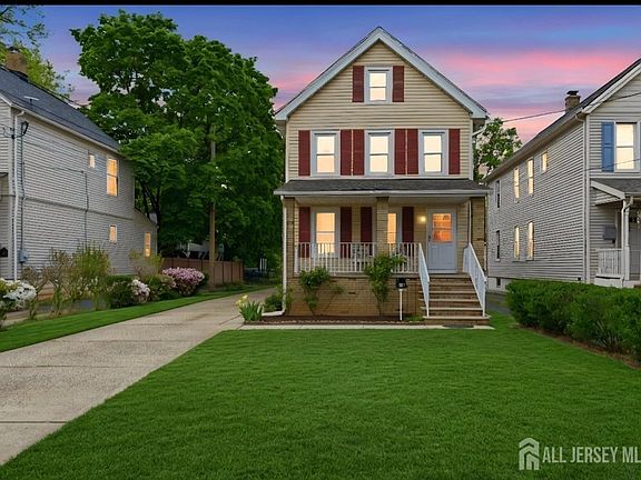 4th image of 46 Warrenville Rd