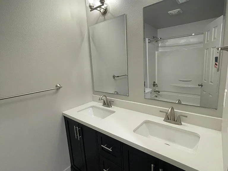 2212 W 8th Pl — Photo 6