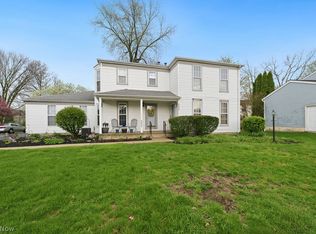 8020 Amberly Cir NW, North Canton, OH 44720