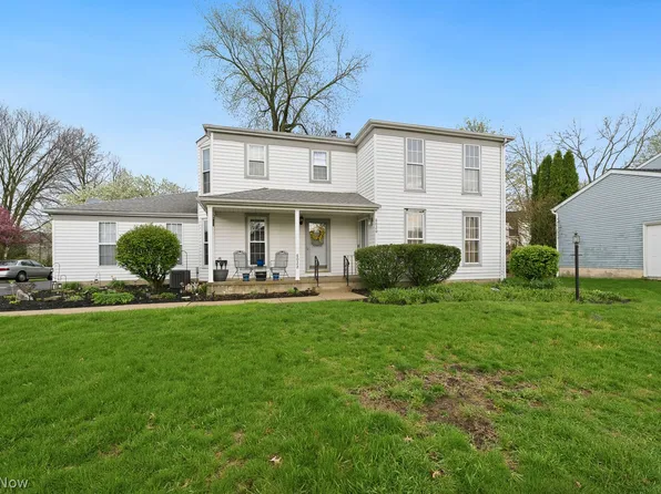 8020 Amberly Cir NW, North Canton, OH 44720