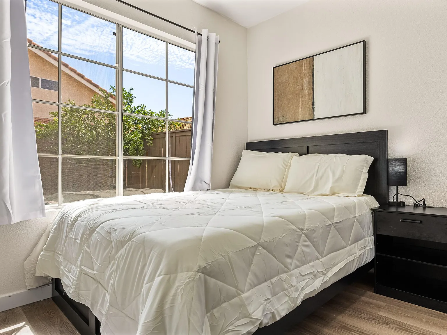 4 bed, 3.0 bath, 1732 sqft, $1,295 — Photo 3