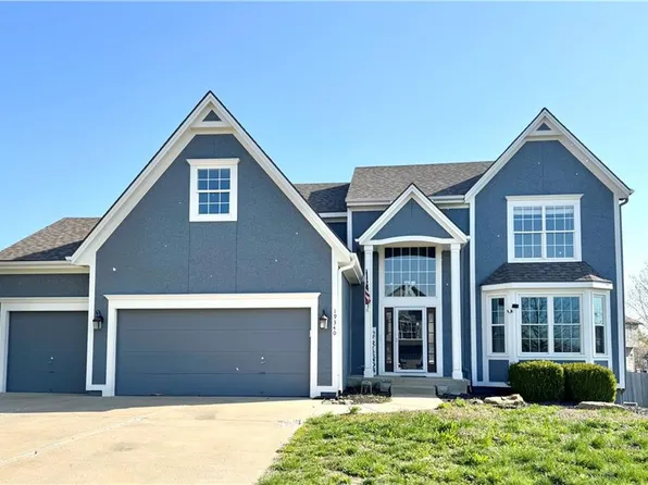 19340 W 209th St, Spring Hill, KS 66083