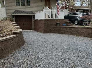 16 Arverne Rd, Sound Beach, NY 11789