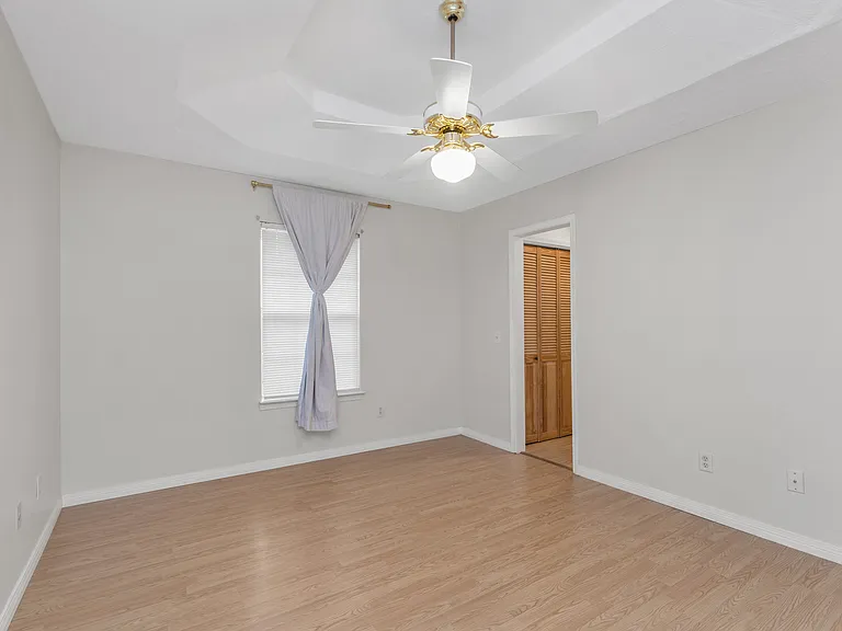 1708 Colonial Ct — Photo 11