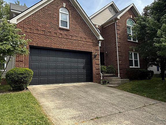 3rd image of 712 Maple Ridge Ln
