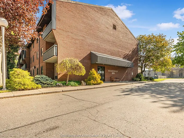 202 Campus Pkwy #207 — Photo 24