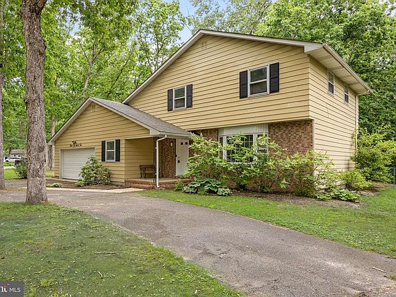 3rd image of 3264 Swan Dr