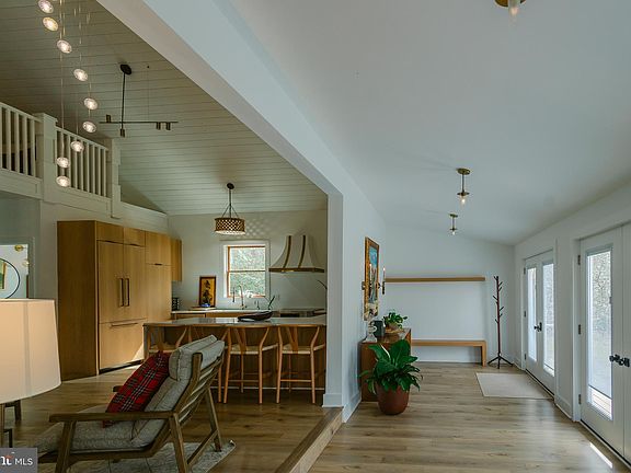 5th image of 851 Bacon Hall Rd