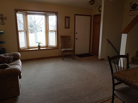 4th image of 907 Menk Dr