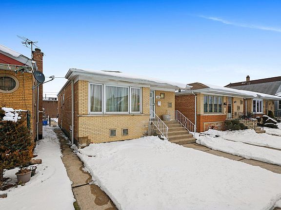 3rd image of 6929 S Komensky Ave