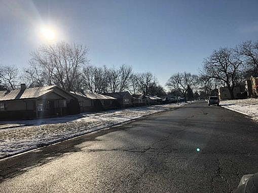 3rd image of 15104 S Woodlawn Ave