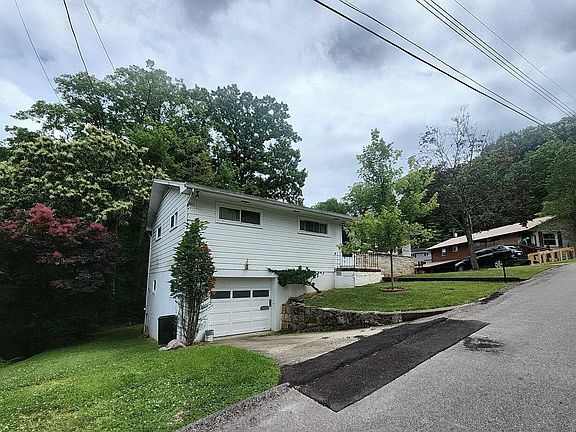 3rd image of 515 Spotswood Dr