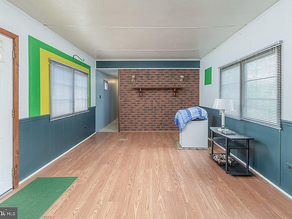 3rd image of 601 Sherwood Pl