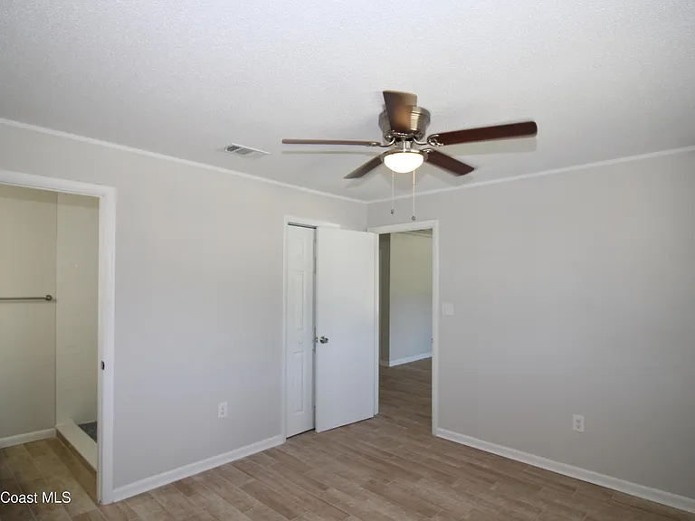 75 Rivercliff Ln — Photo 8