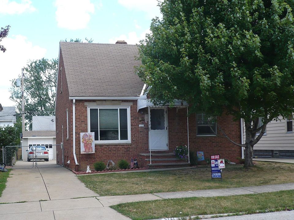 All Brick home - 2 gar garage
