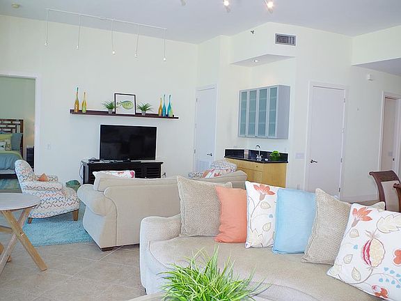 5th image of 310A Padre Blvd