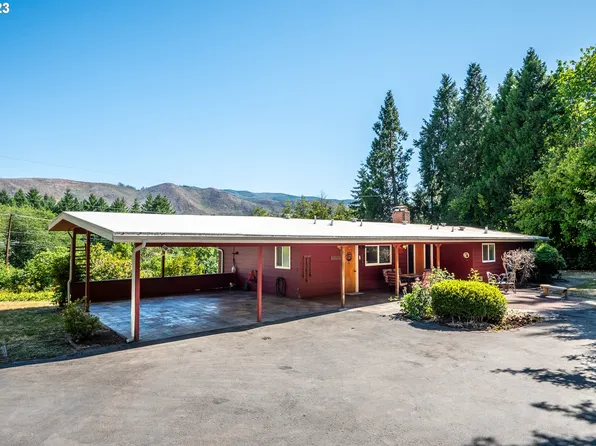 44065 Canal Ln, Walterville, OR 97489