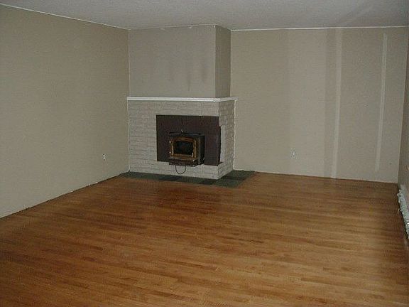 5th image of 4430 181st Pl SW