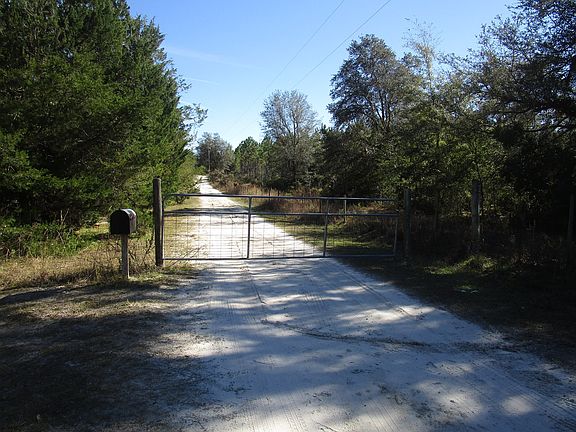 2nd image of 10405 NW 60th Ln